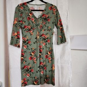 Green mini dress floral size Large